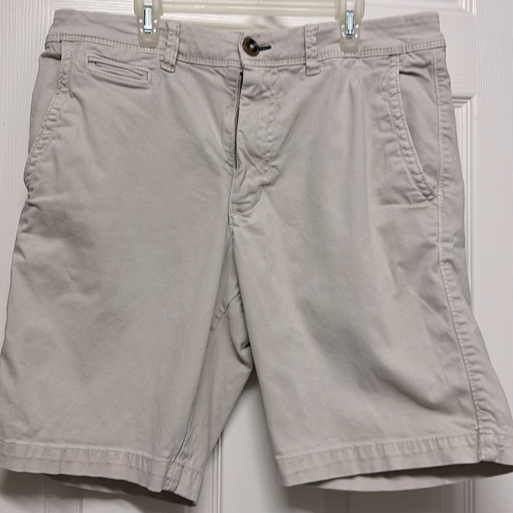 American Eagle Outfitters khaki shorts